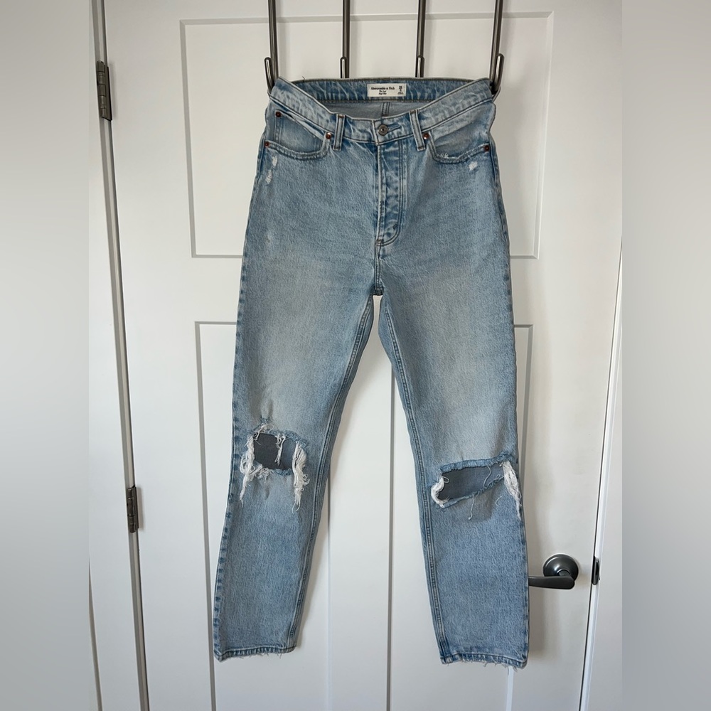Abercrombie the dad high rise jean. 26L